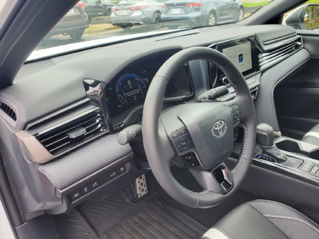 Used 2026 Toyota Camry SE AWD/4WD image 18