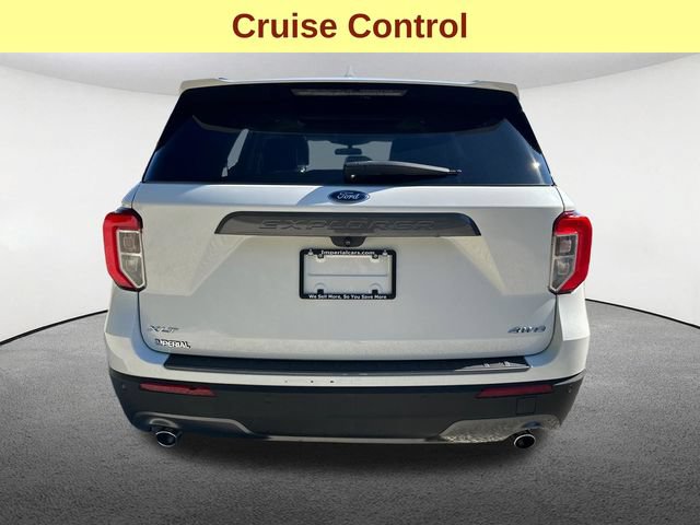 Used 2021 Ford Explorer XLT w/ Equipment Group 202A AWD/4WD image 11