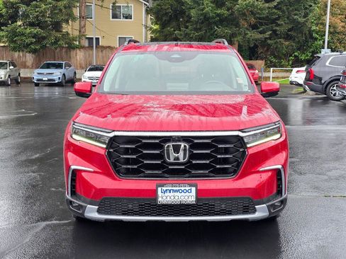 Certified 2025 Honda Pilot Elite image 11