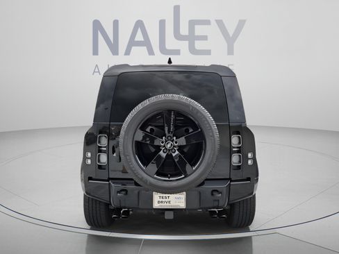Used 2024 Land Rover Defender 110 V8 AWD/4WD image 4