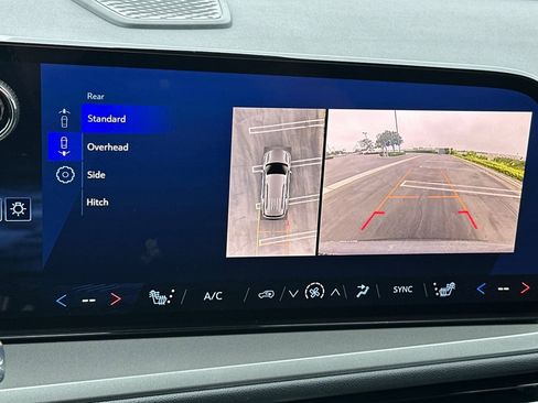 New 2025 Chevrolet Traverse LT w/ Enhanced Driving Package image 23