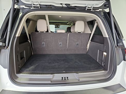 Used 2024 Lincoln Navigator L Reserve AWD/4WD image 12