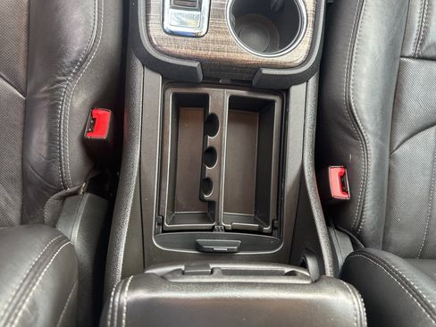 Used 2015 GMC Acadia SLT image 7