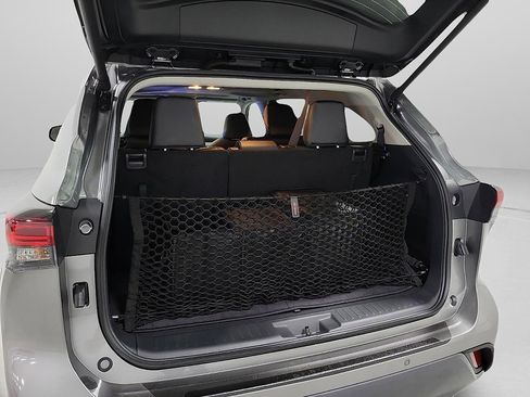 New 2026 Toyota Highlander Limited image 7