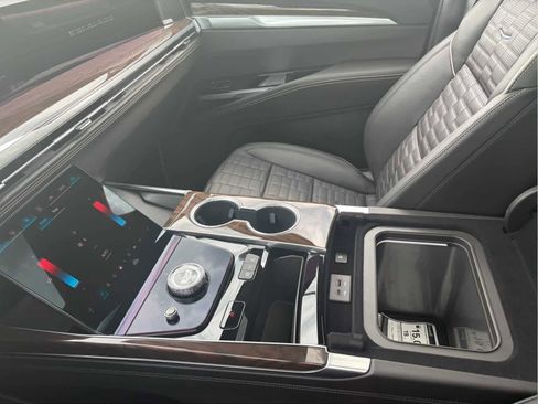 Used 2026 Cadillac Escalade Platinum Sport w/ LPO, ONYX Package AWD/4WD image 21