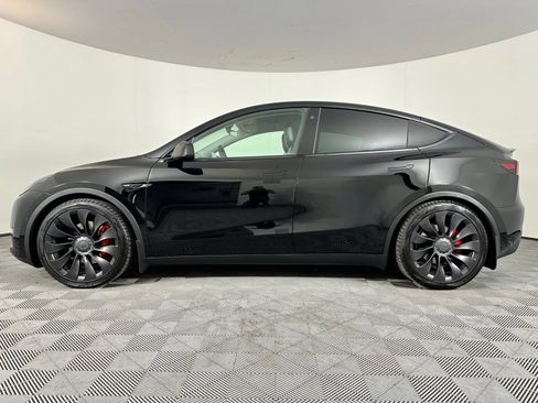 Used 2022 Tesla Model Y Performance AWD/4WD image 16