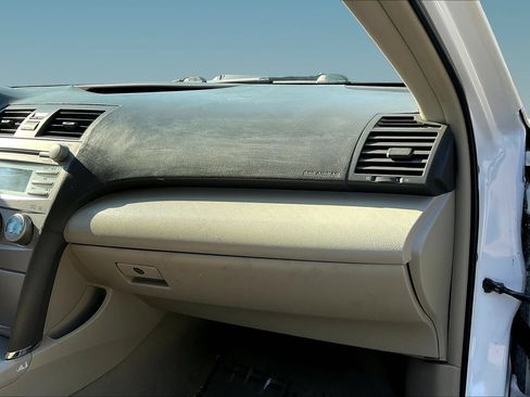 Used 2009 Toyota Camry LE FWD image 24