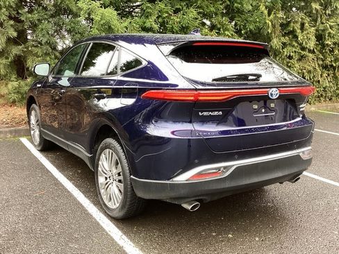 Used 2021 Toyota Venza Limited image 11
