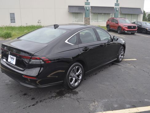 Certified 2023 Honda Accord EX image 7