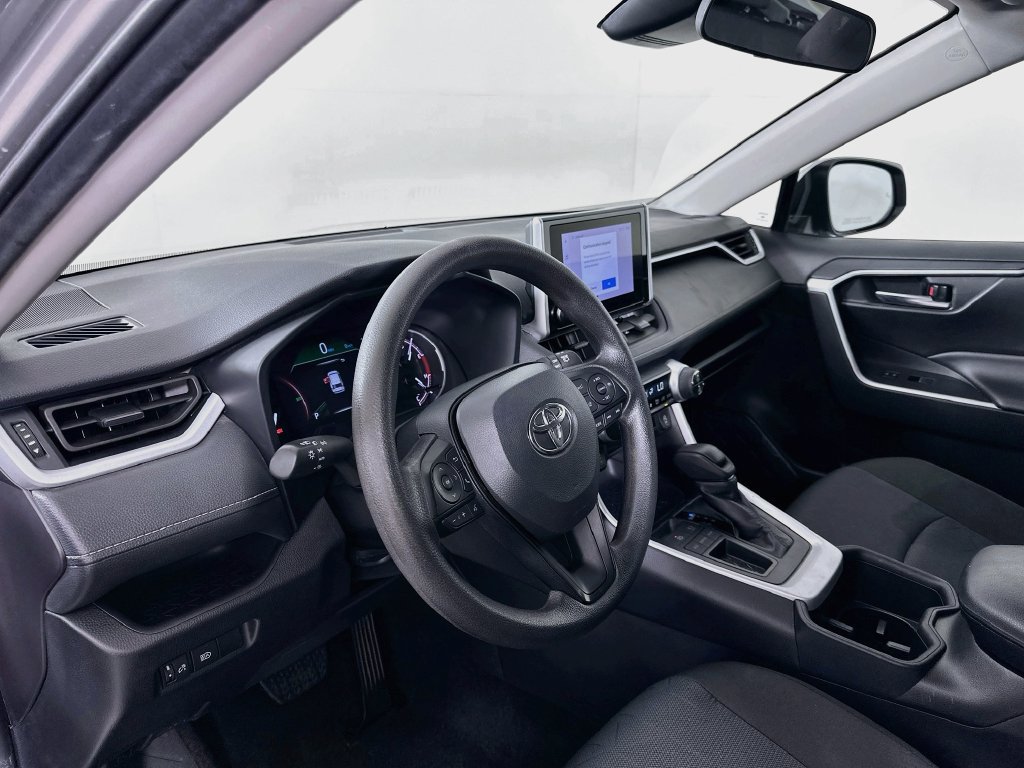 Certified 2025 Toyota RAV4 XLE FWD image 9