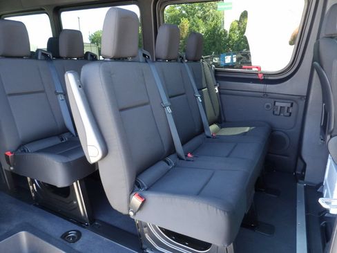 Used 2025 Mercedes-Benz Sprinter 2500 image 27