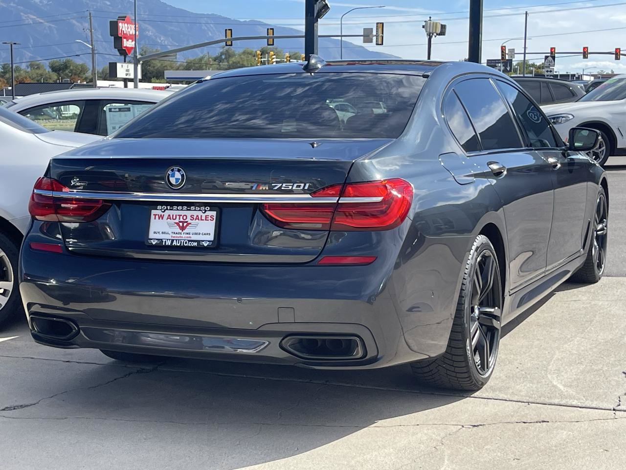 Used 2016 BMW 750i xDrive AWD/4WD image 4