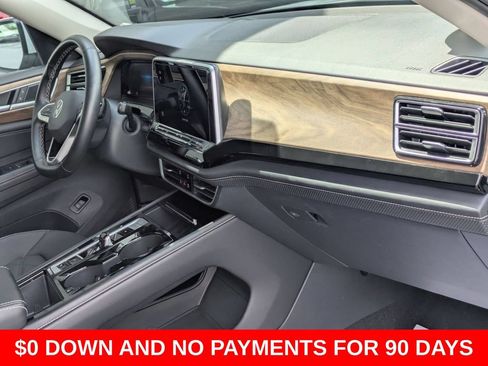 Used 2025 Volkswagen Atlas SE FWD image 33