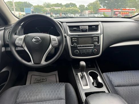Used 2016 Nissan Altima 2.5 S w/ Power Driver Seat Package FWD image 11