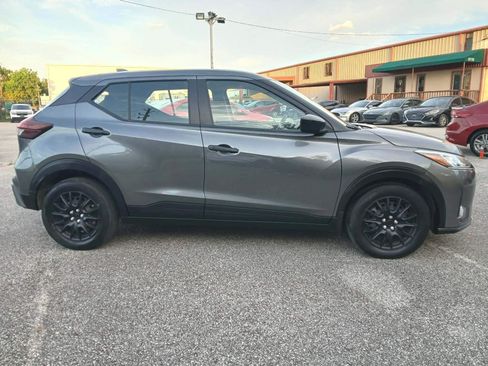 Used 2024 Nissan Kicks S FWD image 4