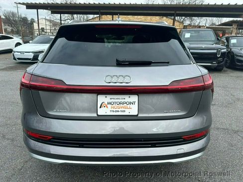 Used 2022 Audi e-tron Premium image 5