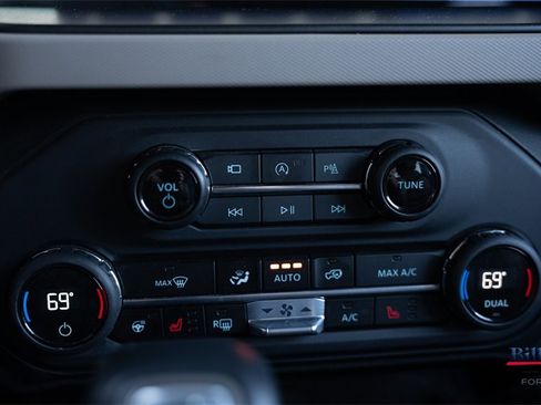 Certified 2023 Ford Bronco Wildtrak image 17