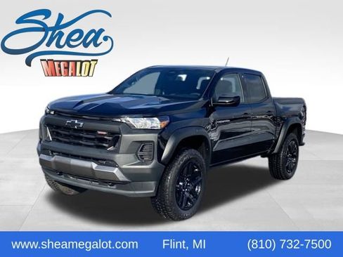 Certified 2024 Chevrolet Colorado Trail Boss w/ Advanced Trailering Package image 1