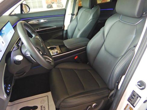 Used 2026 Genesis GV70 2.5T AWD/4WD image 12