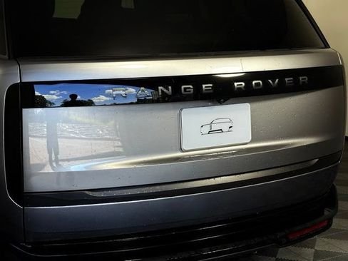 Used 2025 Land Rover Range Rover SE AWD/4WD image 16