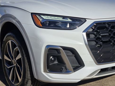 Certified 2023 Audi Q5 2.0T Premium w/ Convenience Package image 9