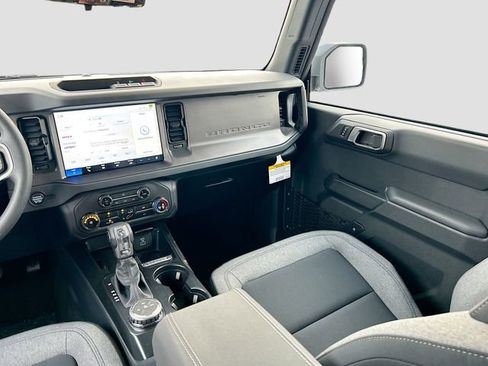 New 2025 Ford Bronco 4-Door AWD/4WD image 27