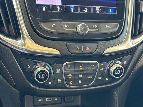 Used 2022 Chevrolet Equinox Premier AWD/4WD image 21