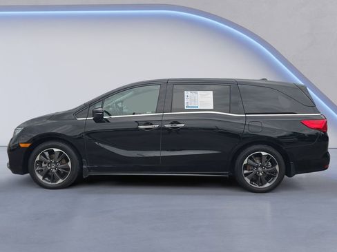 Used 2024 Honda Odyssey Elite image 2