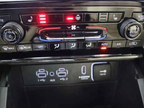 Used 2023 Jeep Grand Cherokee 4WD 4xe image 15