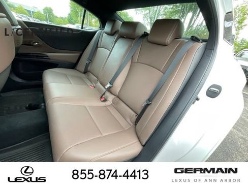 Used 2024 Lexus ES 350 w/ Premium Package FWD image 13