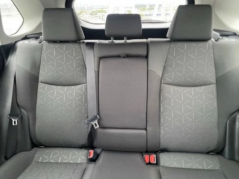 Used 2022 Toyota RAV4 XLE w/ XLE Grade Weather Package AWD/4WD image 23