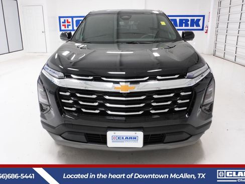 Used 2026 Chevrolet Equinox LT w/ Safety and Technology Package image 2