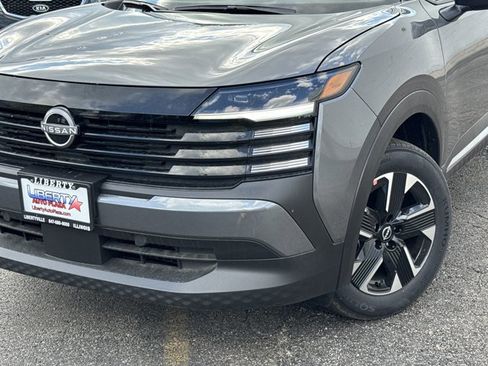 New 2025 Nissan Kicks SV image 37