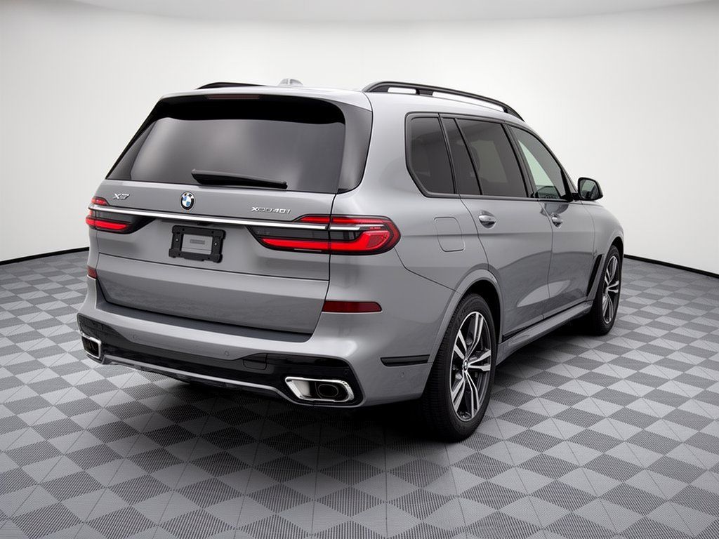 Used 2026 BMW X7 xDrive40i w/ Executive Package AWD/4WD image 9