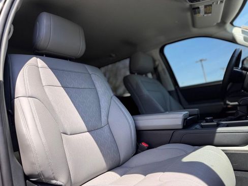Used 2024 Toyota Tundra Limited AWD/4WD image 24
