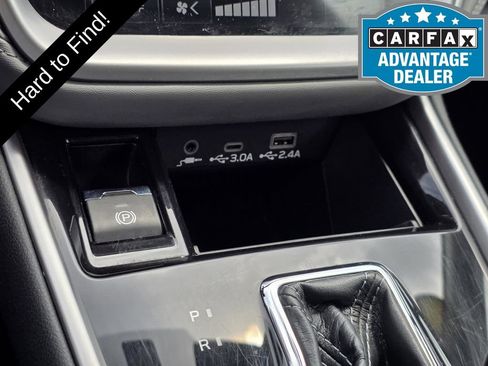 Used 2023 Subaru Outback Premium AWD/4WD image 18