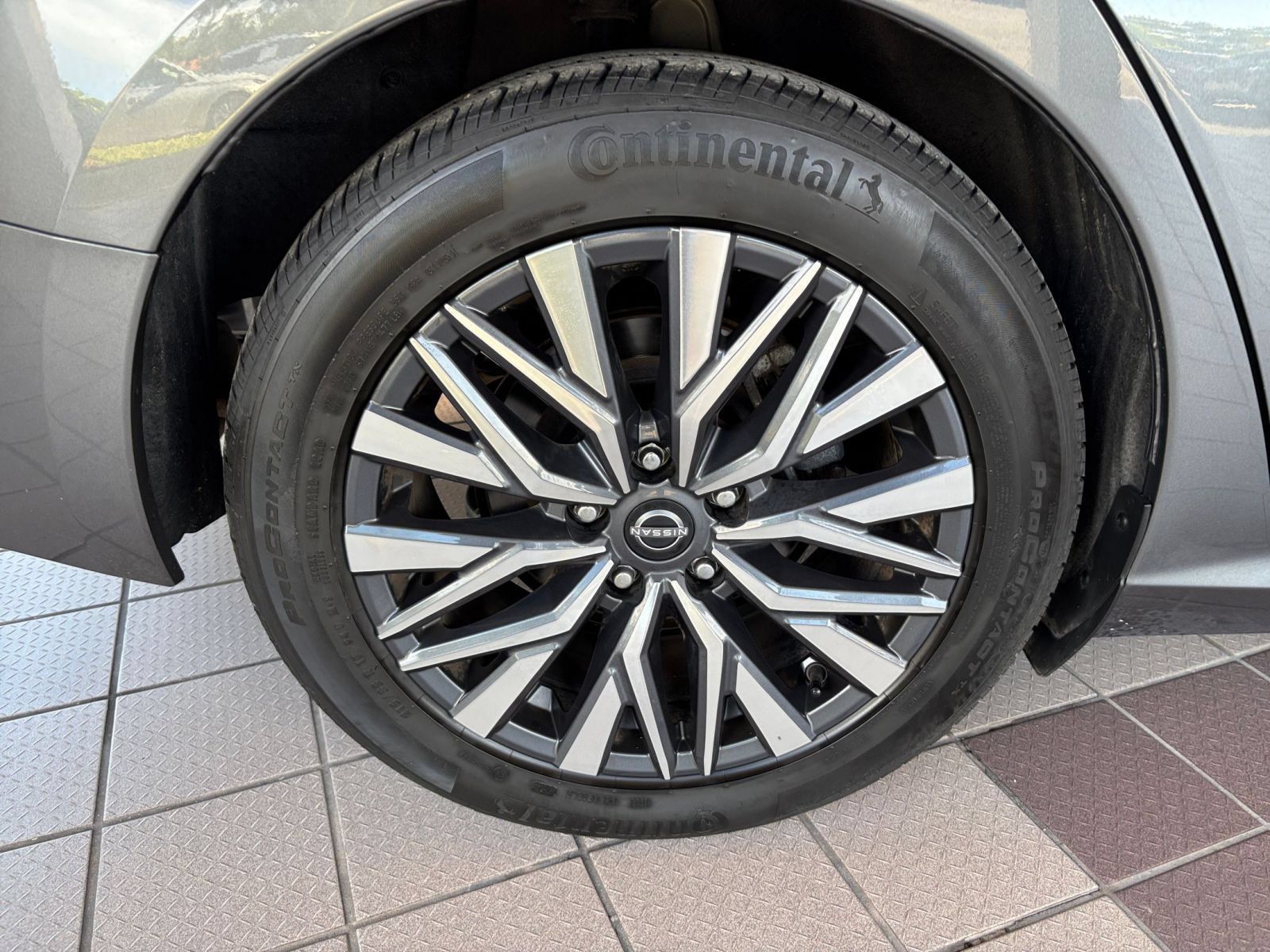 Used 2025 Nissan Altima 2.5 SV FWD image 29