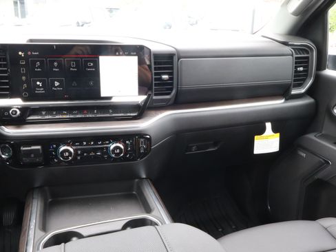 New 2025 GMC Sierra 2500 SLT w/ SLT Premium Package image 11