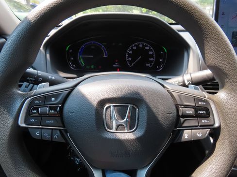 Used 2019 Honda Accord Hybrid image 17