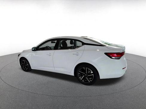 Used 2025 Nissan Sentra SV FWD image 9