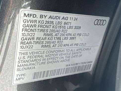 Used 2025 Audi Q8 Premium image 35