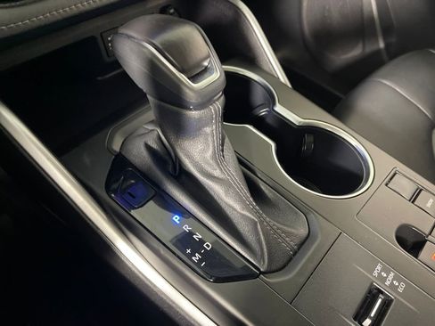 Used 2023 Toyota Highlander XLE image 25