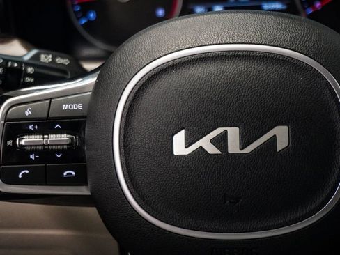 Used 2022 Kia Sorento EX FWD image 17