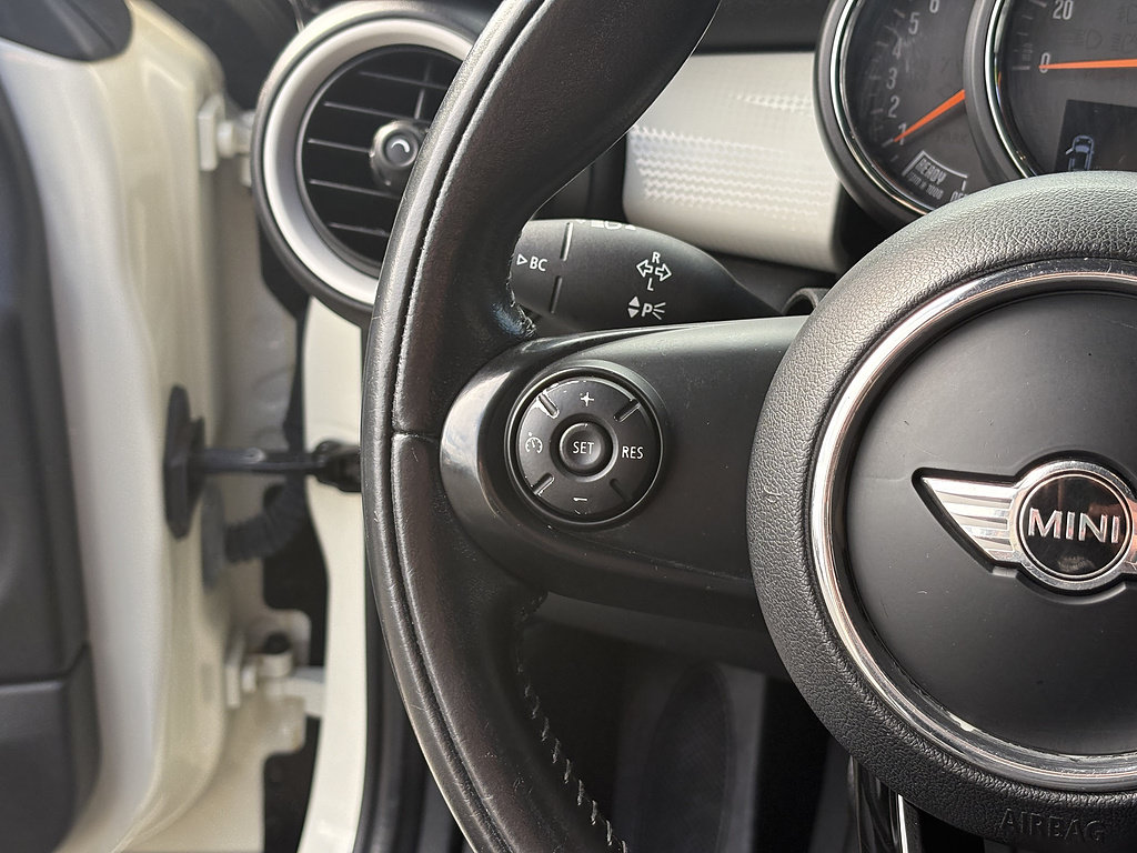 Used 2014 MINI Cooper 2-Door Hardtop FWD image 21