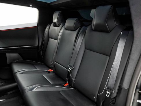 Used 2024 Tesla Cybertruck AWD Crew Cab image 17