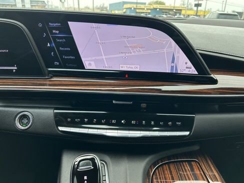 Used 2023 Cadillac Escalade Premium Luxury image 15
