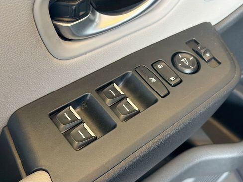 Used 2025 Honda Pilot Touring image 18