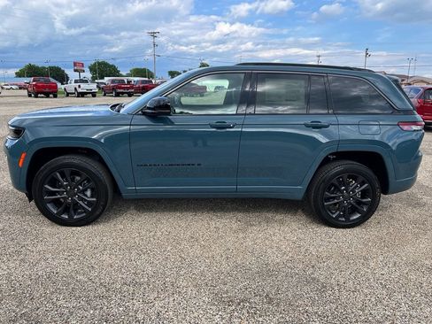 New 2026 Jeep Grand Cherokee Limited AWD/4WD image 2