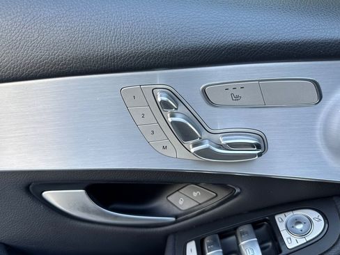 Used 2019 Mercedes-Benz GLC 300 4MATIC image 14