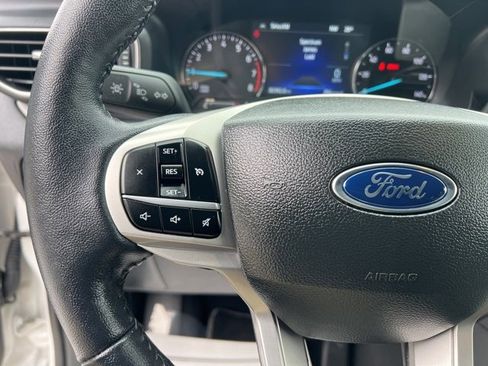 Used 2022 Ford Explorer XLT w/ Equipment Group 202A image 28